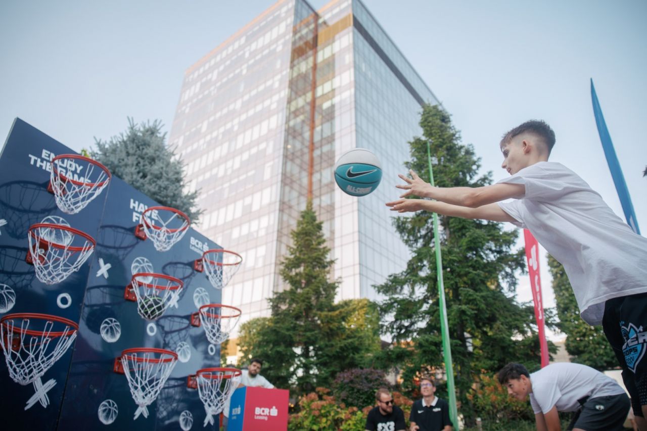 Baschetul 3x3 a adus spiritul olimpic la Iulius Town Timișoara: Duel legendar sub panou, într-o competiție cu 240 de participanți_3