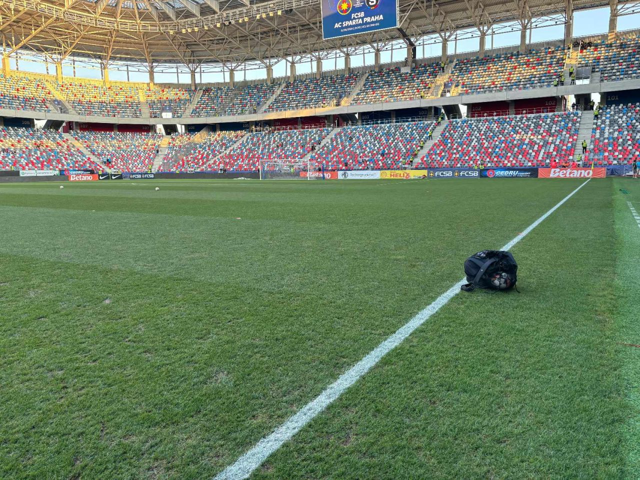 Cum arată gazonul de pe stadionul din Ghencea cu două ore înainte de FCSB - Sparta Praga (21:30, LIVE pe VOYO și PRO TV)_7