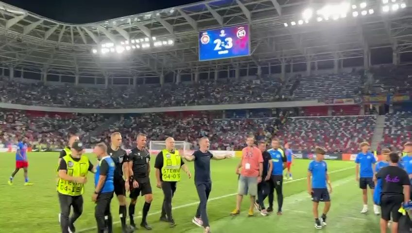 "O să te vadă Dumnezeu!" Ce s-a întâmplat după FCSB - Sparta Praga + MM Stoica, scut în fața arbitrilor_10