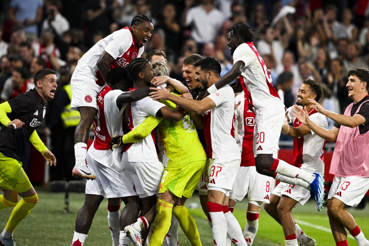 Ajax s-a calificat în play-off-ul Europa League după 34 de lovituri de departajare! Portarul de 40 de ani a apărat 5 și a transformat_7