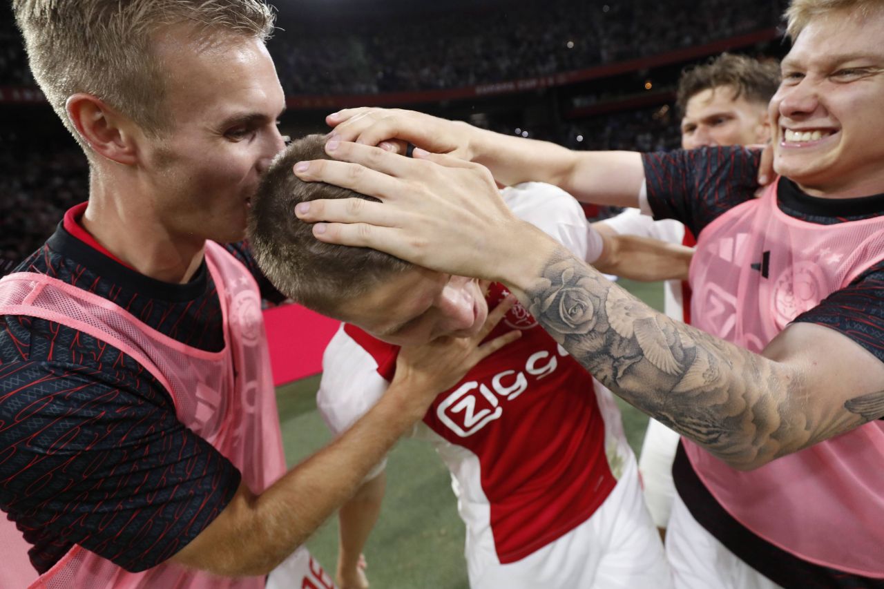 Ajax s-a calificat în play-off-ul Europa League după 34 de lovituri de departajare! Portarul de 40 de ani a apărat 5 și a transformat_10