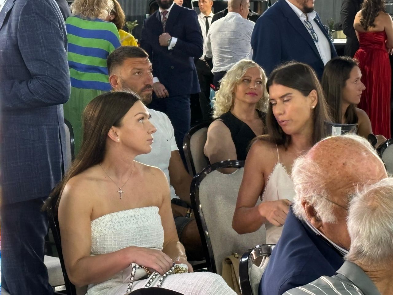 Imagini rarisime! Simona Halep și Sorana Cîrstea au stat împreună la Țiriac Collection_2