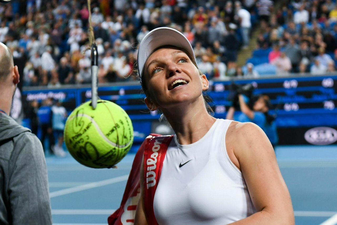 Imagini rarisime! Simona Halep și Sorana Cîrstea au stat împreună la Țiriac Collection_46