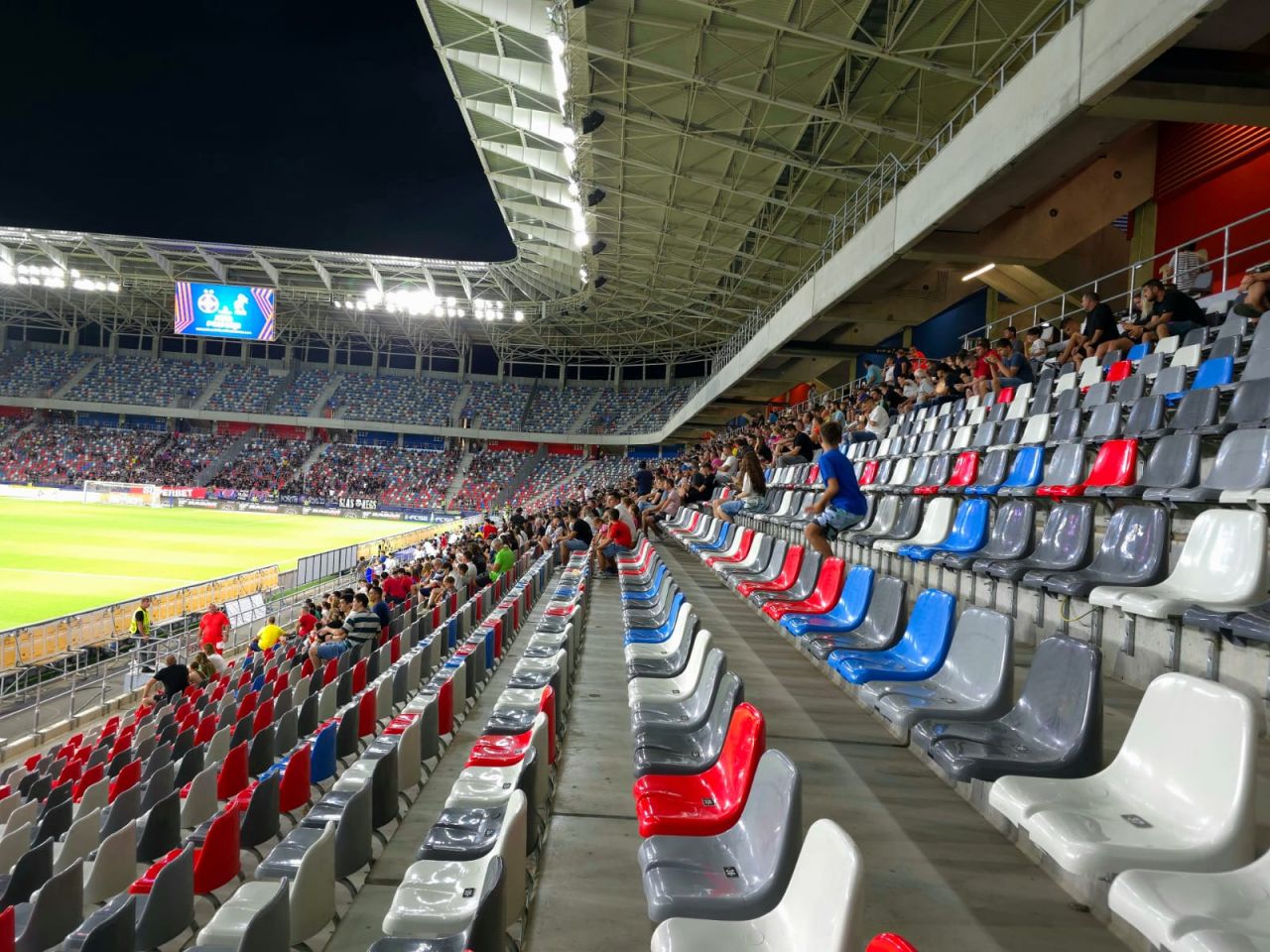 Bate vântul în Ghencea! Fanii FCSB-ului nu s-au înghesuit la stadion pentru meciul cu Poli Iași_11