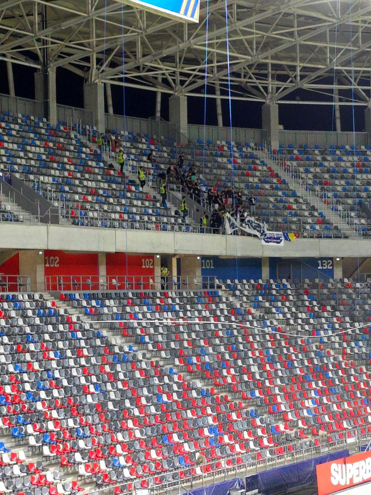 Bate vântul în Ghencea! Fanii FCSB-ului nu s-au înghesuit la stadion pentru meciul cu Poli Iași_10