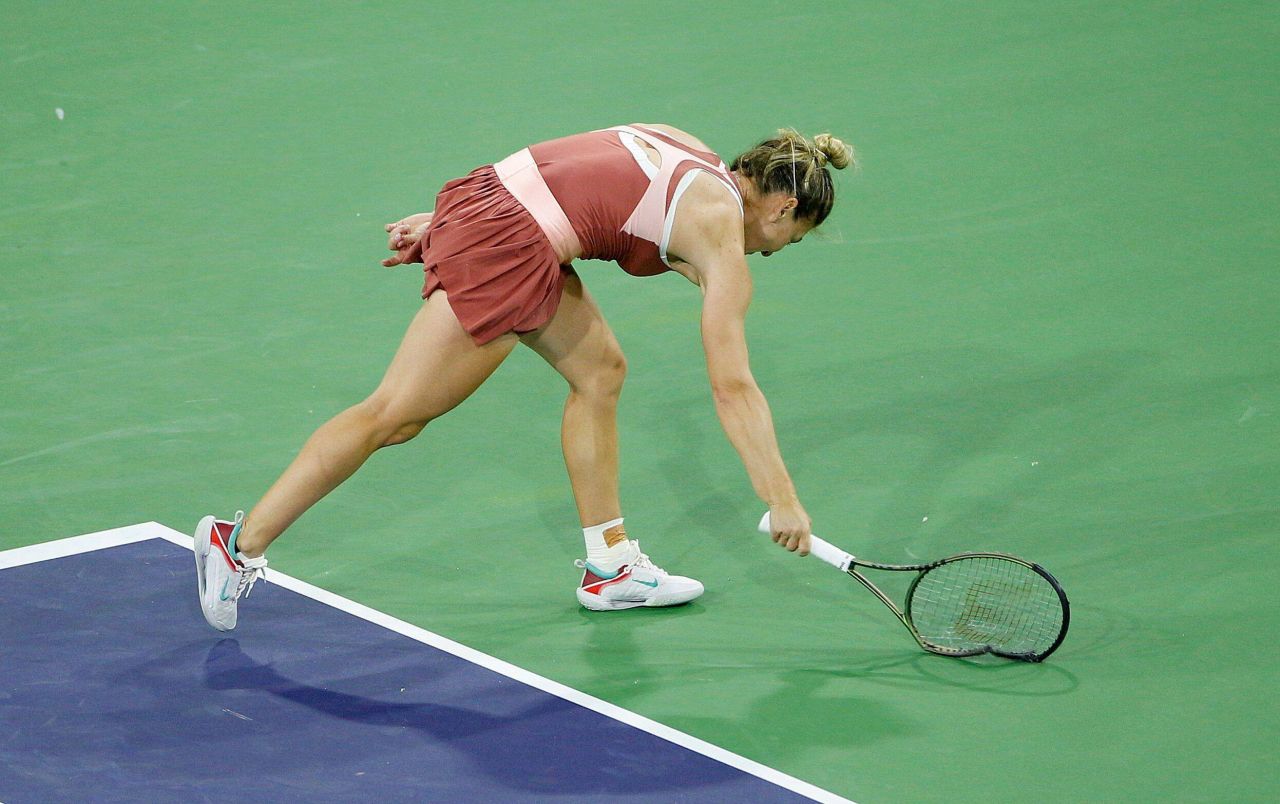 Simona Halep, de nerecunoscut! A apărut ca niciodată pe terenul de tenis_55