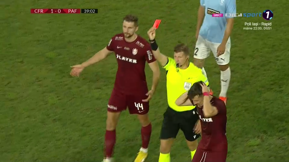 Ce ai făcut, Ciprian? Faultul stupid comis de Deac, în finalul primei reprize din CFR Cluj - Pafos FC_3