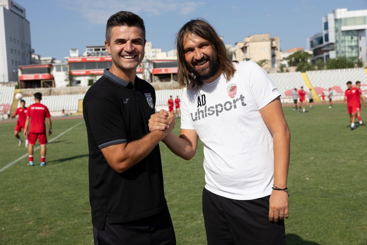 Încă se joacă fotbal pe stadionul din Ștefan cel Mare! Cât s-a încheiat CS Dinamo - CS Tunari, echipe antrenate de Florin Bratu și Dan Alexa_9