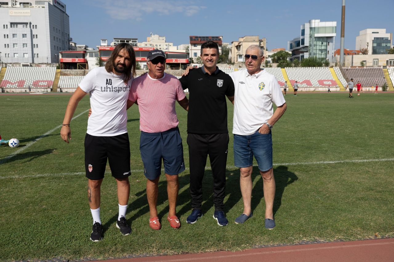 Încă se joacă fotbal pe stadionul din Ștefan cel Mare! Cât s-a încheiat CS Dinamo - CS Tunari, echipe antrenate de Florin Bratu și Dan Alexa_2