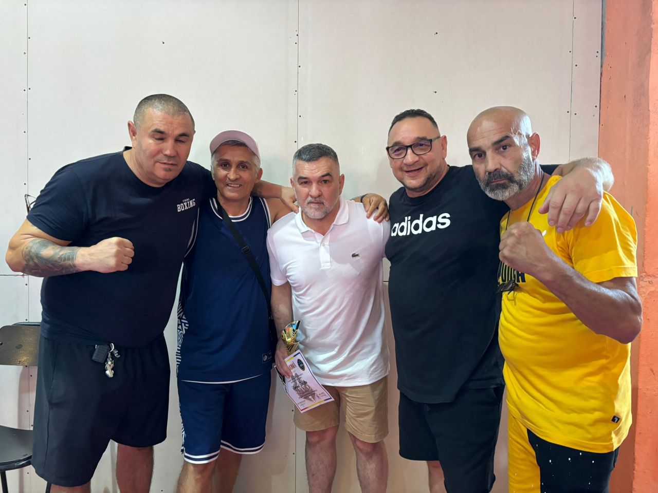 Băieții cu pumni de fier. Cadrele care arată cât de iubit e boxul: Doroftei și alți mari campioni i-au încurajat la "Pionierul" pe juniori la Cupa ACS Spumă Box 2024_12