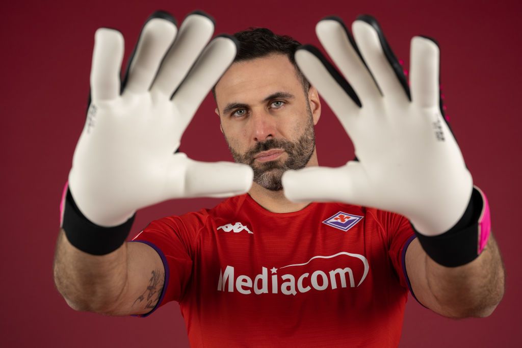 După ce a fost aproape să semneze cu Rapid, Salvatore Sirigu a devenit coleg cu Ionuț Nedelcearu la Palermo_7