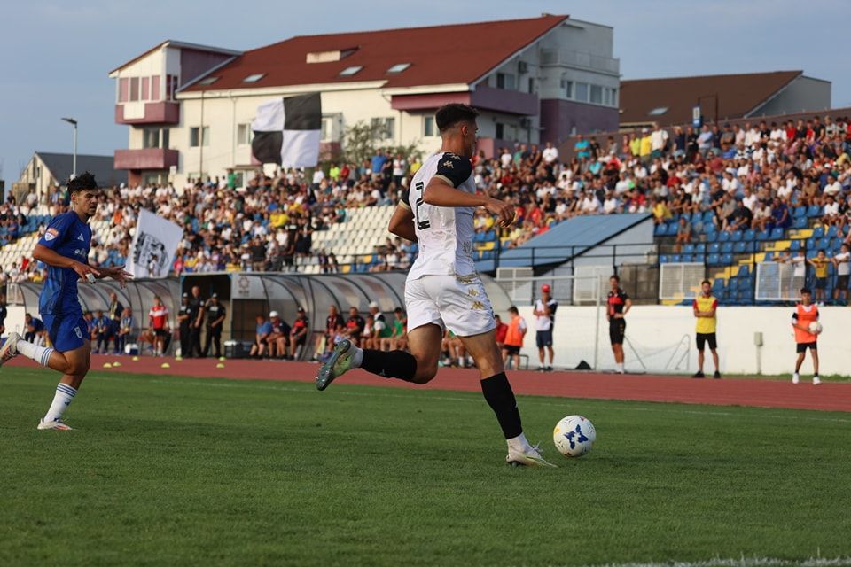 Fotbalul și Alba Iulia s-au reunit: FCU Craiova, eliminată la penalty-uri, iar „minunile Cupei României” continuă_1