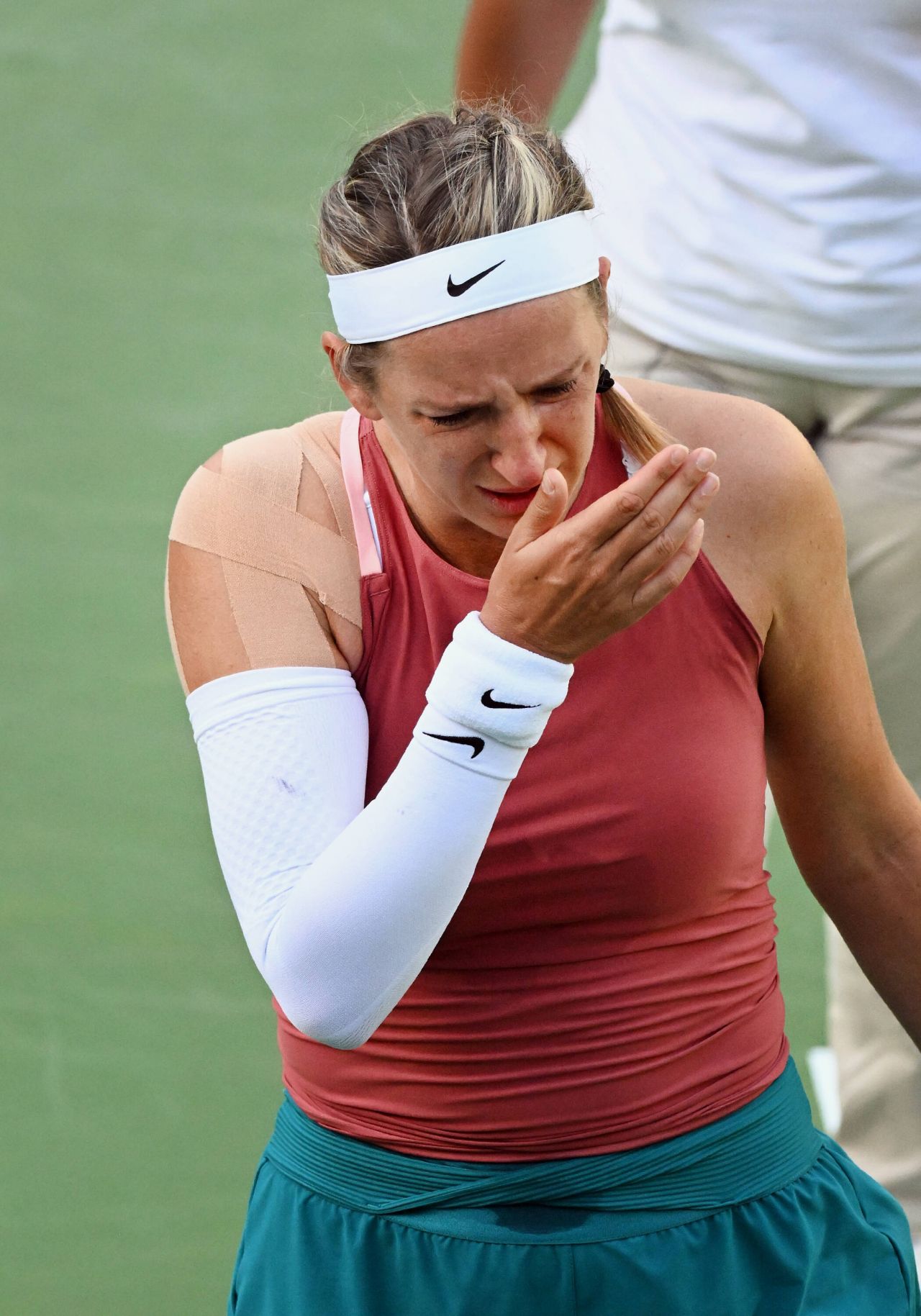 A câștigat plângând de durere! Prin ce a trecut Victoria Azarenka (35 de ani) la US Open 2024_16