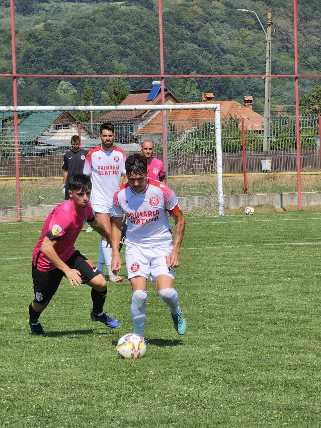 A debutat în Liga 1 acum 18 ani, a jucat la Rapid și acum este golgheterul Ligii 2! ”Va rămâne în staff-ul nostru după retragere”_7