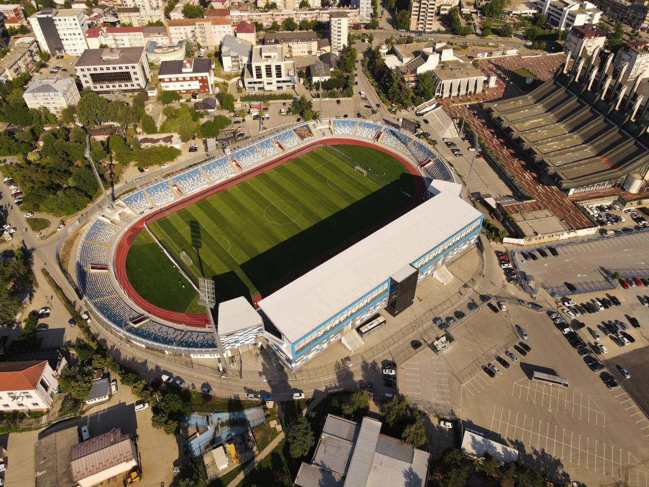 Cum arată acum stadionul din Kosovo unde va juca România, după ce a fost comparat cu un "grajd de porci"_3