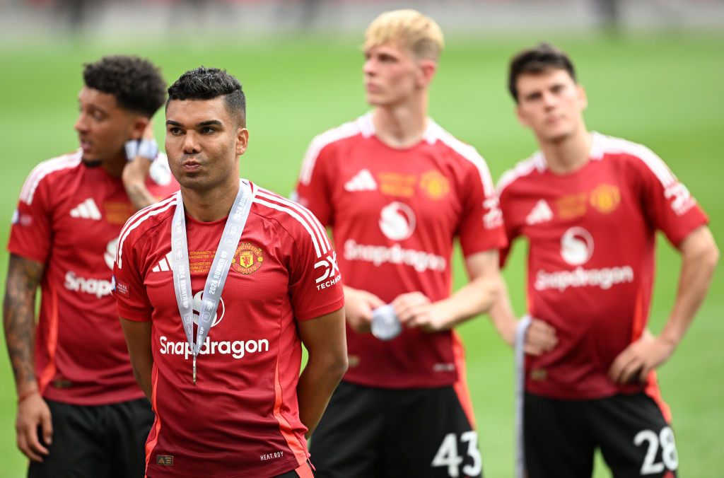 Casemiro a plecat imediat de la stadion, după ce fusese schimbat la pauza meciului cu Liverpool!_3