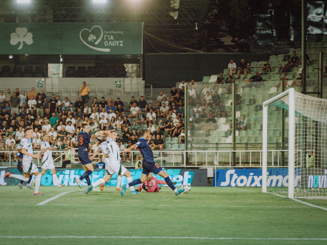 Fostul atacant de la FCSB, MVP cu gol și pasă de gol în meciul dramatic cu Panathinaikos! Un român, prezent și el pe teren_1