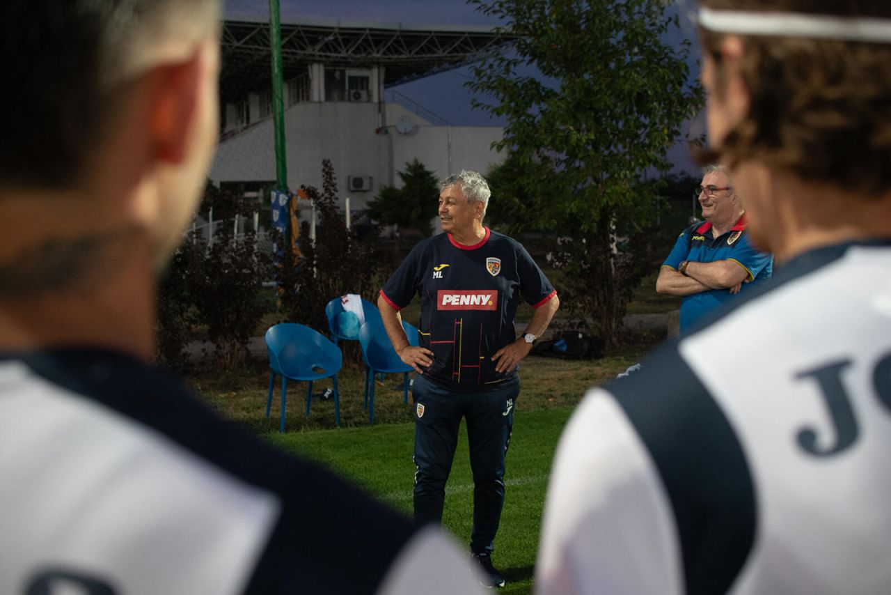 Pe cine a vizitat Mircea Lucescu la Buftea. Ce jucători urmărește selecționerul României_4