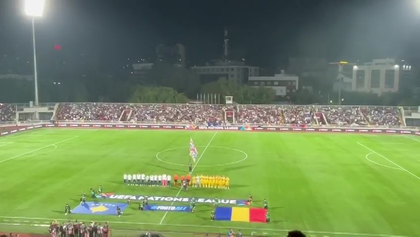 Reacția presei din Kosovo după ce s-a întâmplat în timpul imnului României + banner-ul afișat în peluză la Priștina_1