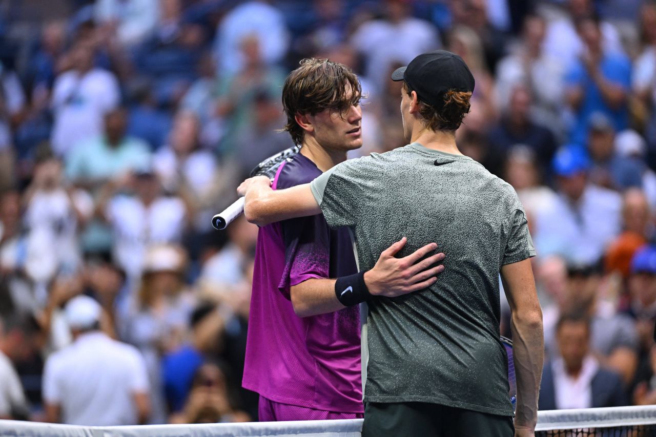 Un abonament la Real / Barca pe douăzeci de ani ar fi mai ieftin. Cât a plătit un spectator pentru un bilet la semifinală US Open_1