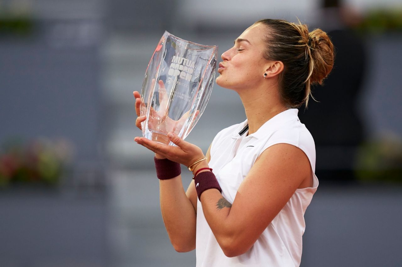 „Lady in Red” Aryna Sabalenka, apariție răvășitoare la ședința foto organizată în cinstea campioanei US Open_21