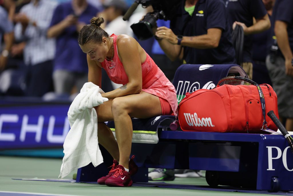 „Lady in Red” Aryna Sabalenka, apariție răvășitoare la ședința foto organizată în cinstea campioanei US Open_27