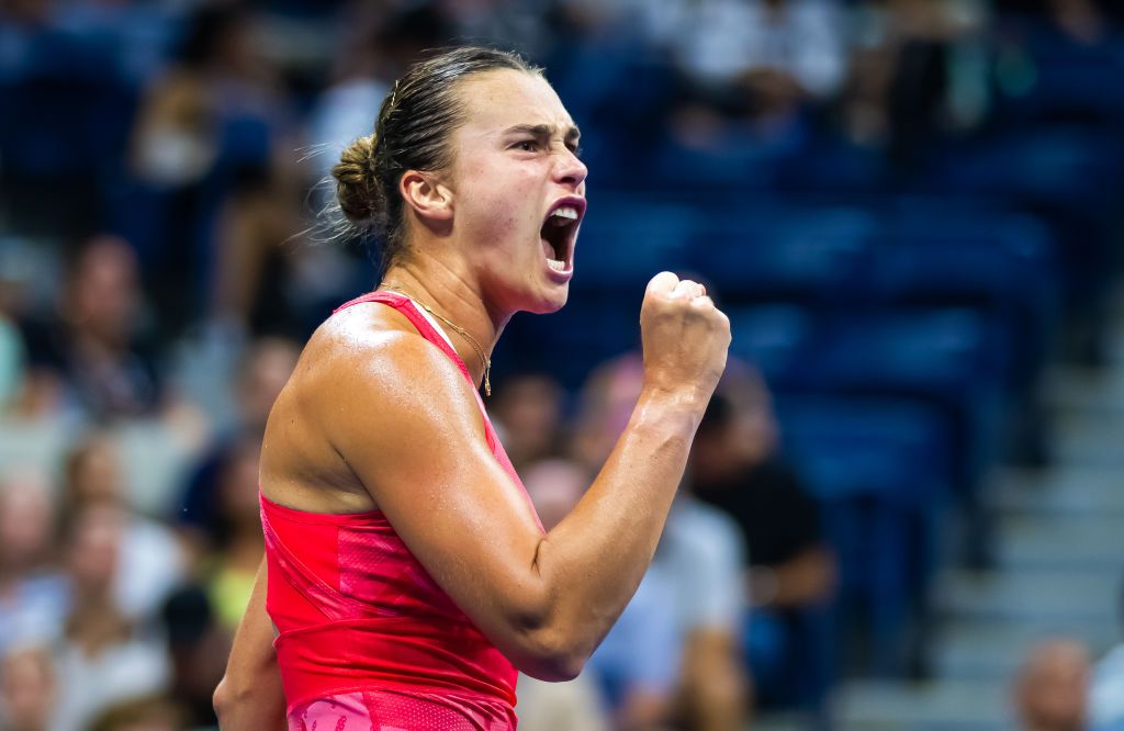 „Lady in Red” Aryna Sabalenka, apariție răvășitoare la ședința foto organizată în cinstea campioanei US Open_36