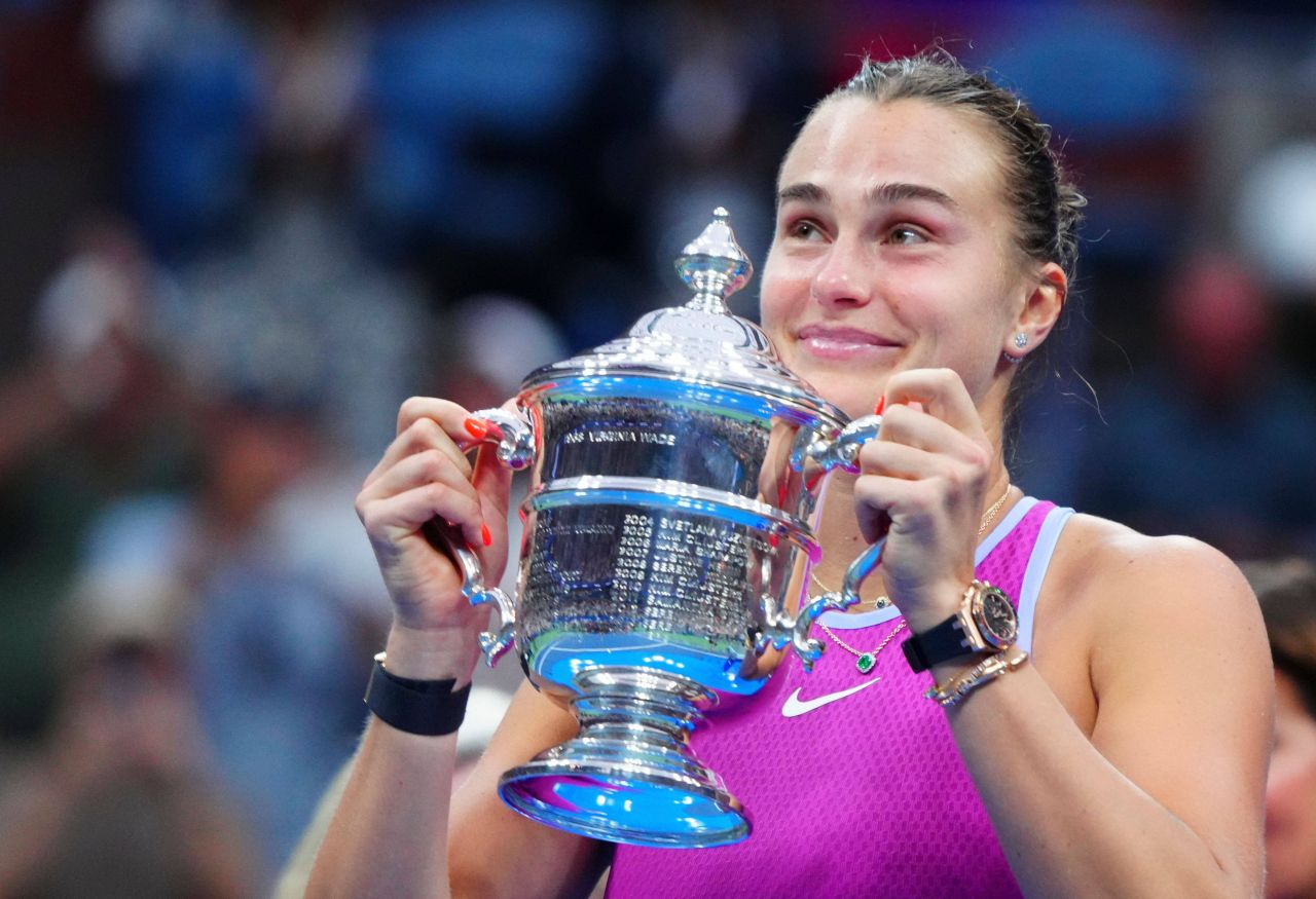 „Lady in Red” Aryna Sabalenka, apariție răvășitoare la ședința foto organizată în cinstea campioanei US Open_7