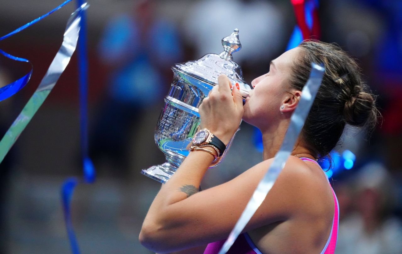 Se supără americanii? Celebrarea anului: Sabalenka a băut șampanie din trofeul US Open după ce le-a învins favorita în finală_3