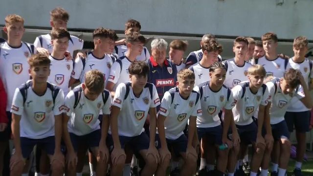 Mircea Lucescu l-a trimis pe Răzvan Marin să discute cu juniorii de la U16: "Vorbește tu în locul meu, spune-le ceva!"_5