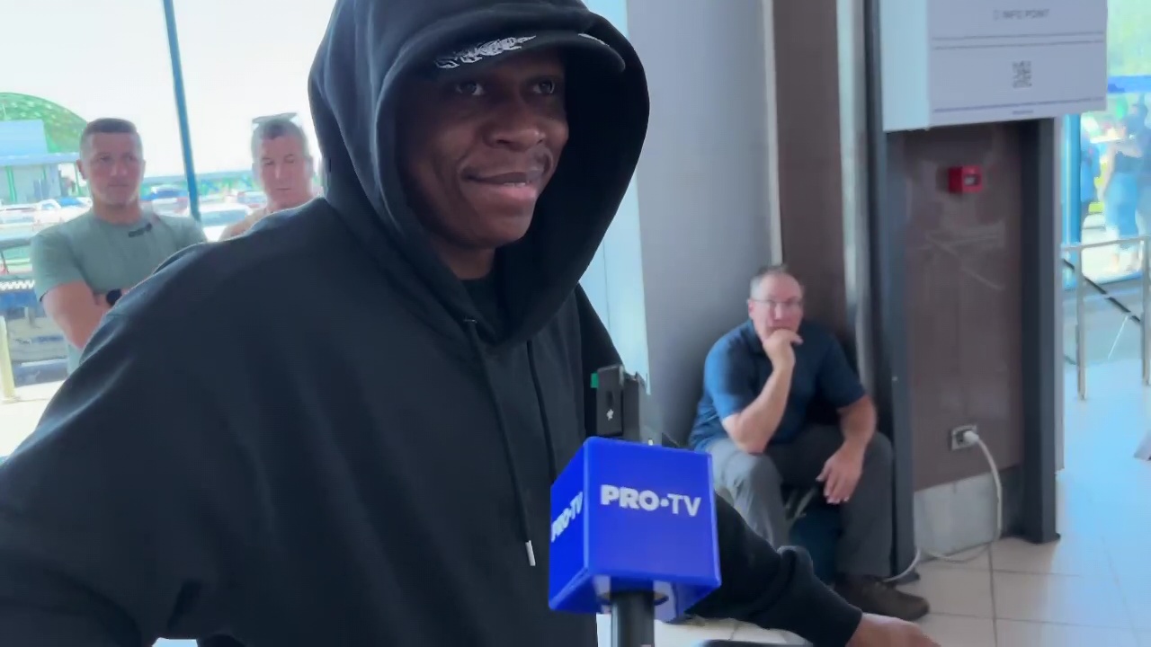 Clinton N'Jie a ajuns la București și semnează cu Rapid! Prima reacție a fostului jucător de la Tottenham și Marseille_1