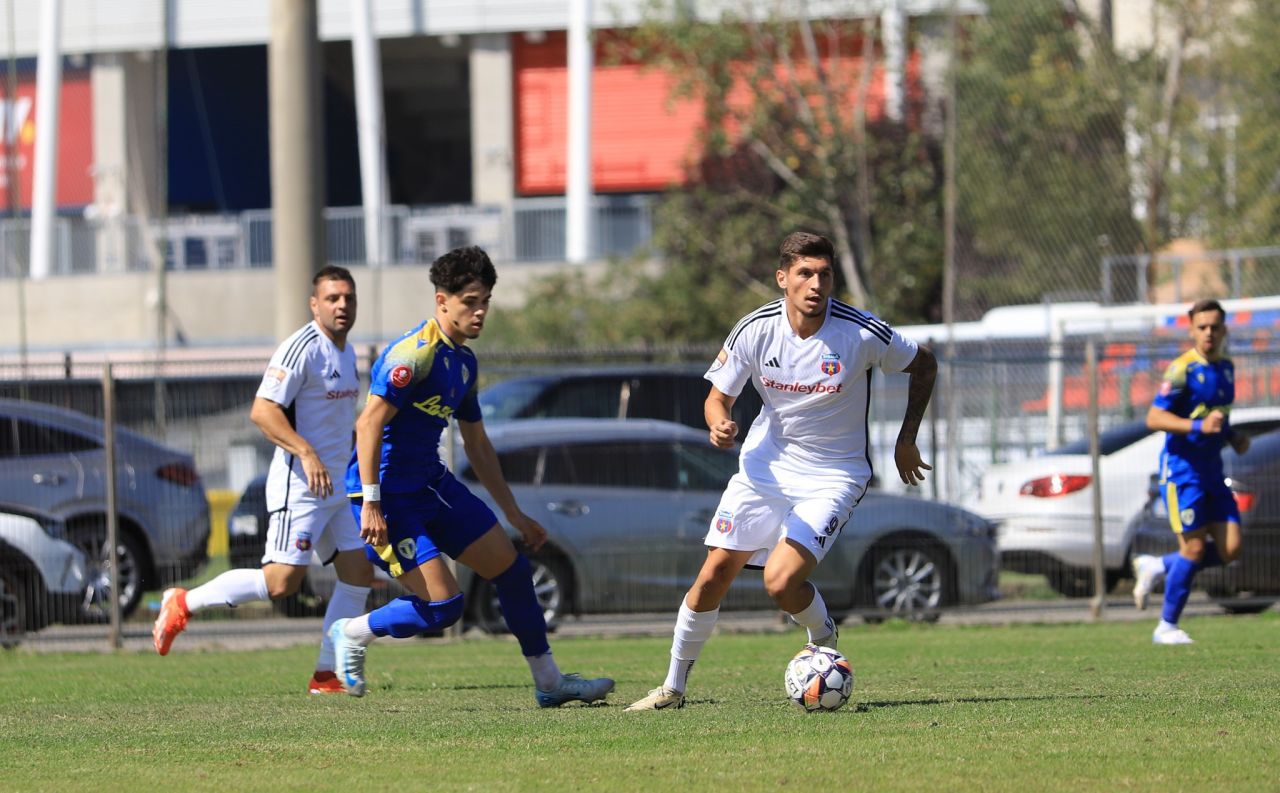 Cât s-a încheiat amicalul Steaua - Petrolul Ploiești din Ghencea. La gazde a jucat și fiul ”eroului” din Giulești din Rapid - Steaua 5-1_2