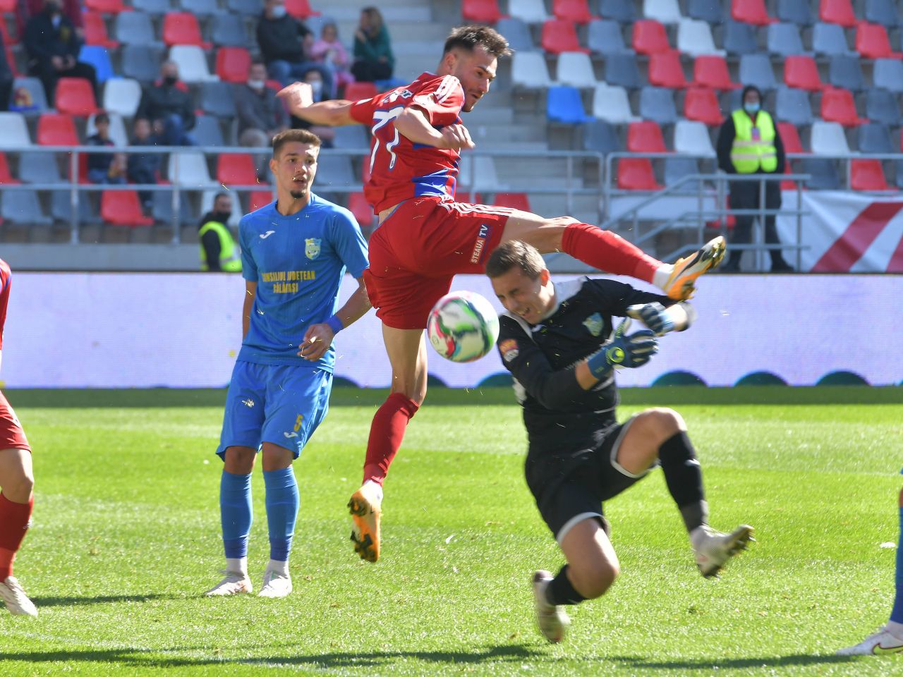 CFR Cluj transferă de la Steaua! Jucător-surpriză prezentat astăzi de ardeleni_2