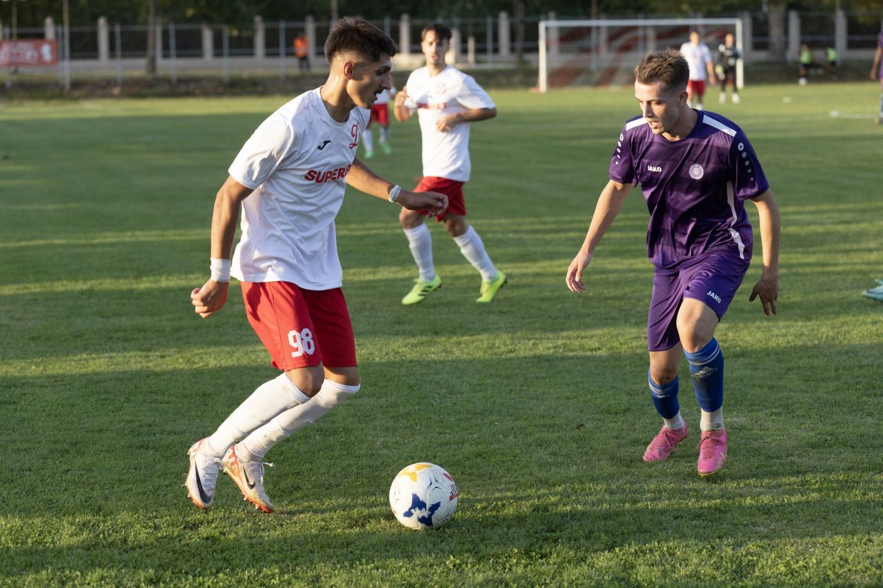 Câți fotbaliști cu meciuri în prima divizie are Florin Bratu la CS Dinamo din Liga 3, echipă cu 21 de jucători Under 21!_14