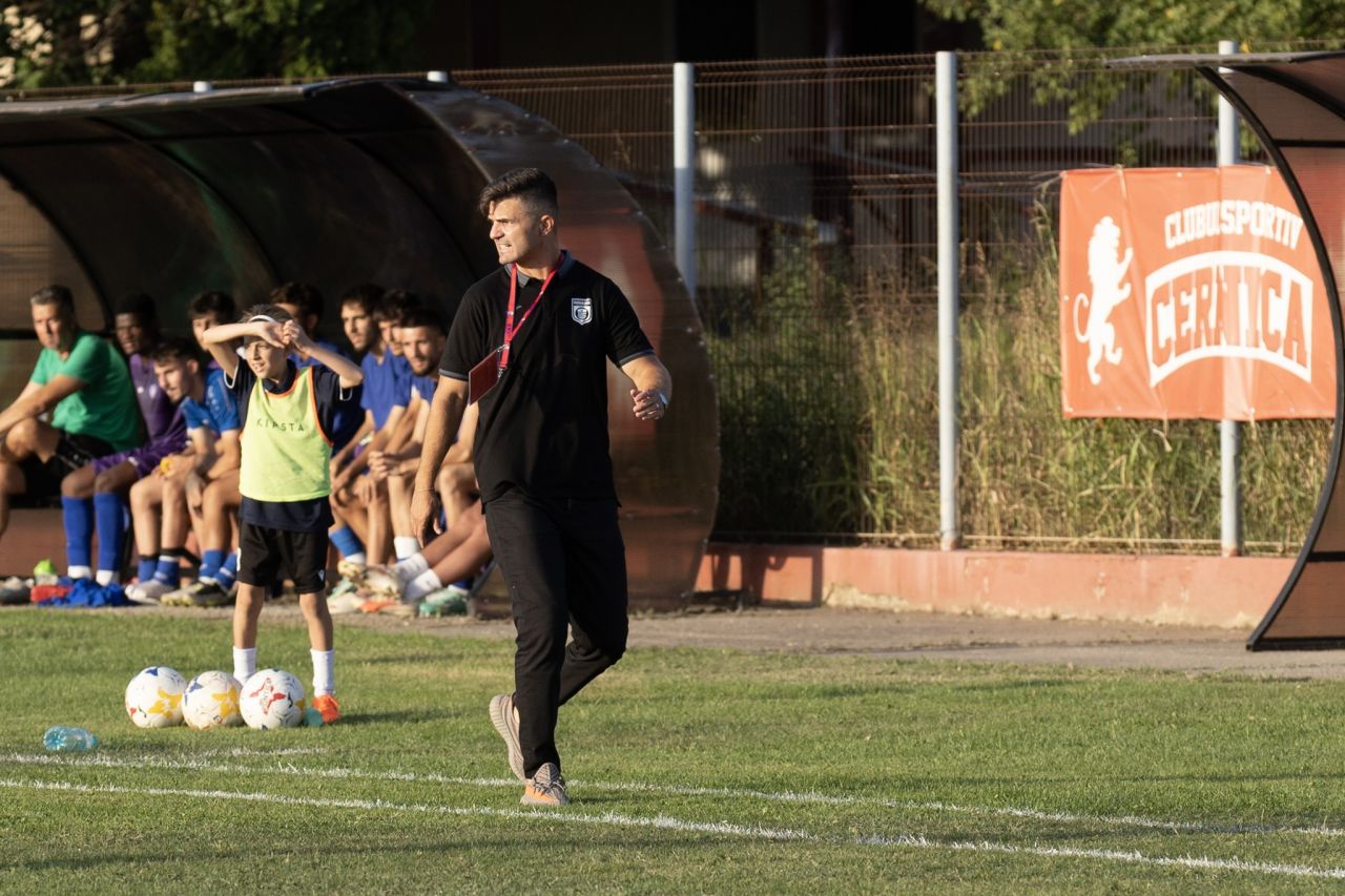 Câți fotbaliști cu meciuri în prima divizie are Florin Bratu la CS Dinamo din Liga 3, echipă cu 21 de jucători Under 21!_15