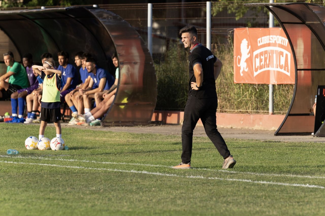 Câți fotbaliști cu meciuri în prima divizie are Florin Bratu la CS Dinamo din Liga 3, echipă cu 21 de jucători Under 21!_17