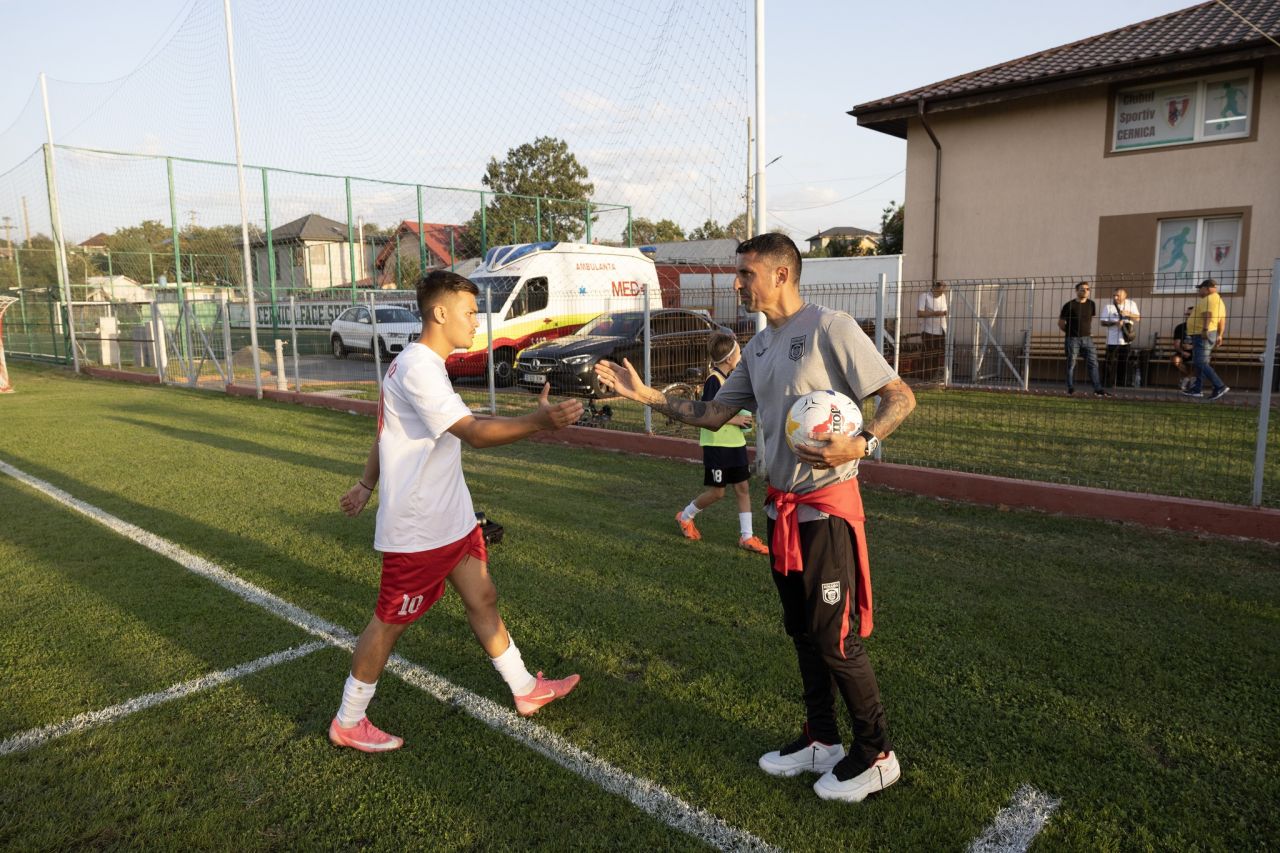 Câți fotbaliști cu meciuri în prima divizie are Florin Bratu la CS Dinamo din Liga 3, echipă cu 21 de jucători Under 21!_22