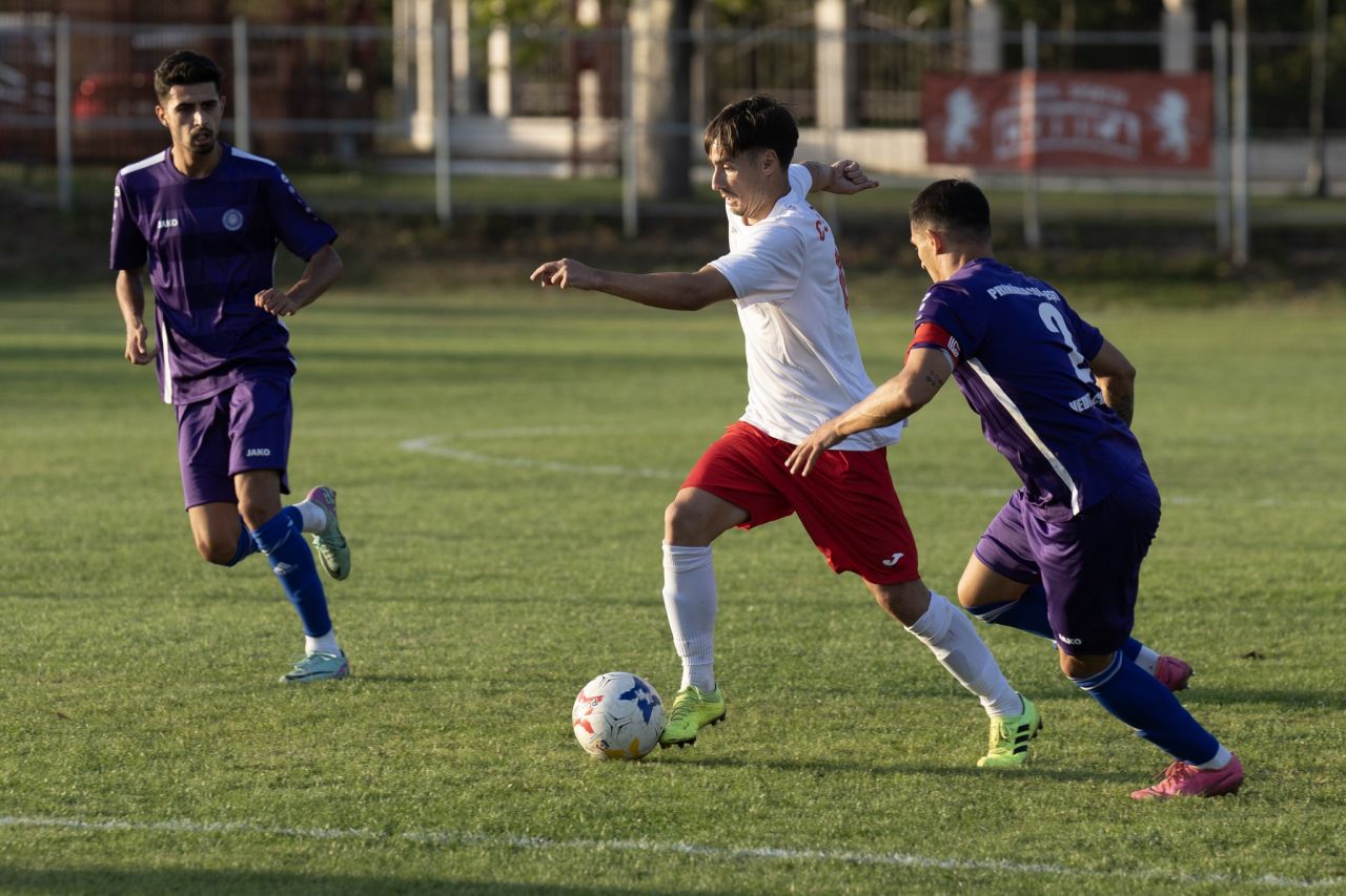 Câți fotbaliști cu meciuri în prima divizie are Florin Bratu la CS Dinamo din Liga 3, echipă cu 21 de jucători Under 21!_8