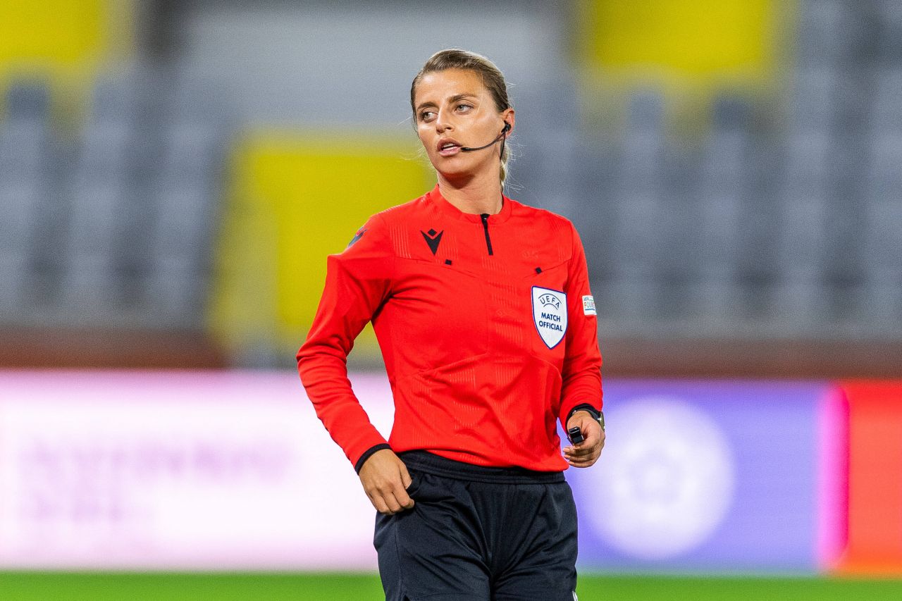 O brigadă de arbitre românce a fost delegată în Champions League_9