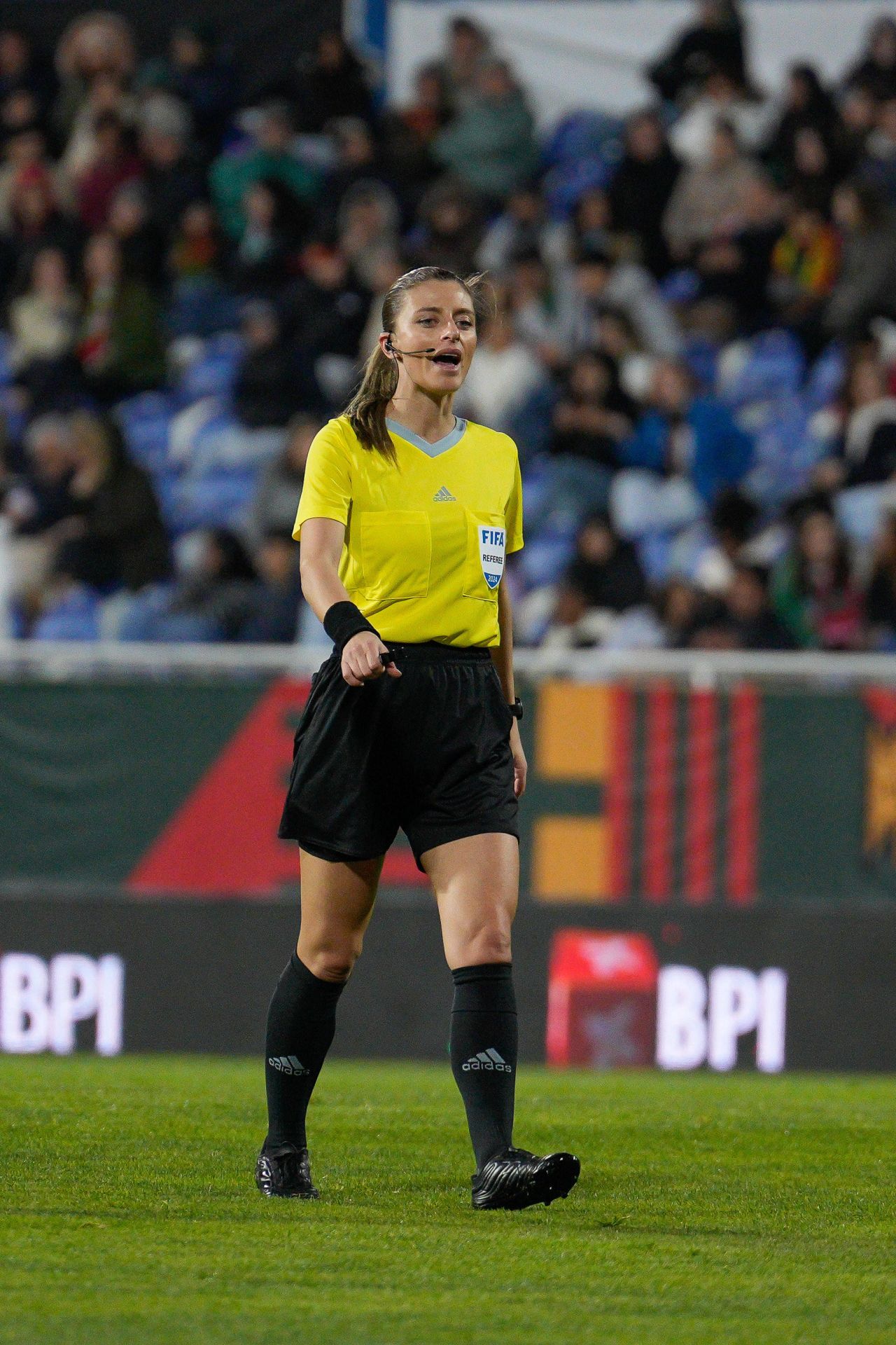 O brigadă de arbitre românce a fost delegată în Champions League_7