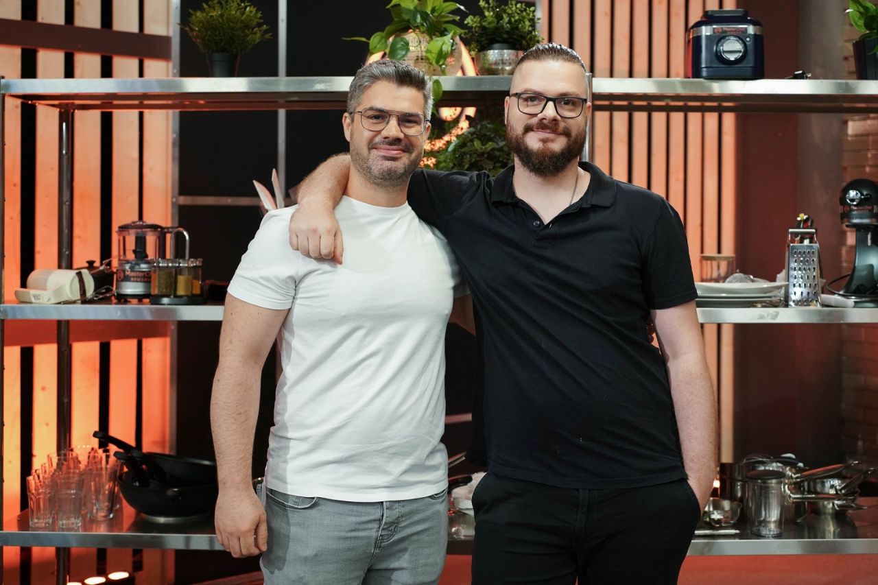 Doi frați se duelează în această seară la MasterChef România! ”M-a înscris cu forța! Vrem să vedem cine este mai bun, dar de obicei eu câștig”   _1