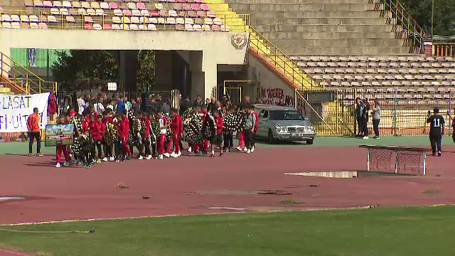 Sicriul lui Gheorghe Mulțescu a străbătut pentru ultima oară stadionul Dinamo! Imagini sfâșietoare_2