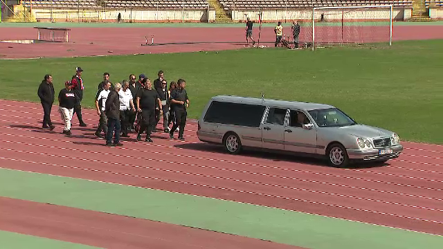 Sicriul lui Gheorghe Mulțescu a străbătut pentru ultima oară stadionul Dinamo! Imagini sfâșietoare_9