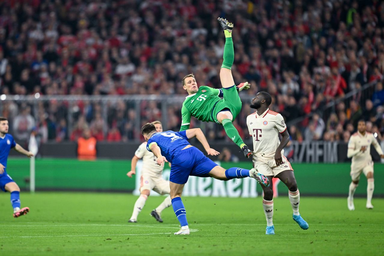 "Neuer, ce faci?!" Portarul lui Bayern a oferit imaginea serii în măcelul din UCL, iar la pauză a fost schimbat_6