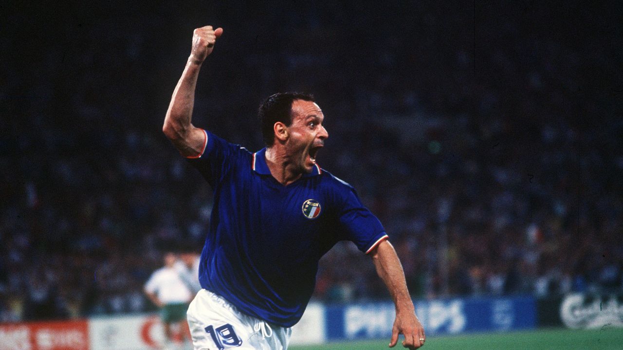 Fenomenul Toto Schillaci! În 1989 juca în liga a doua, în 1990 a devenit golgheterul și cel mai bun fotbalist al Campionatului Mondial