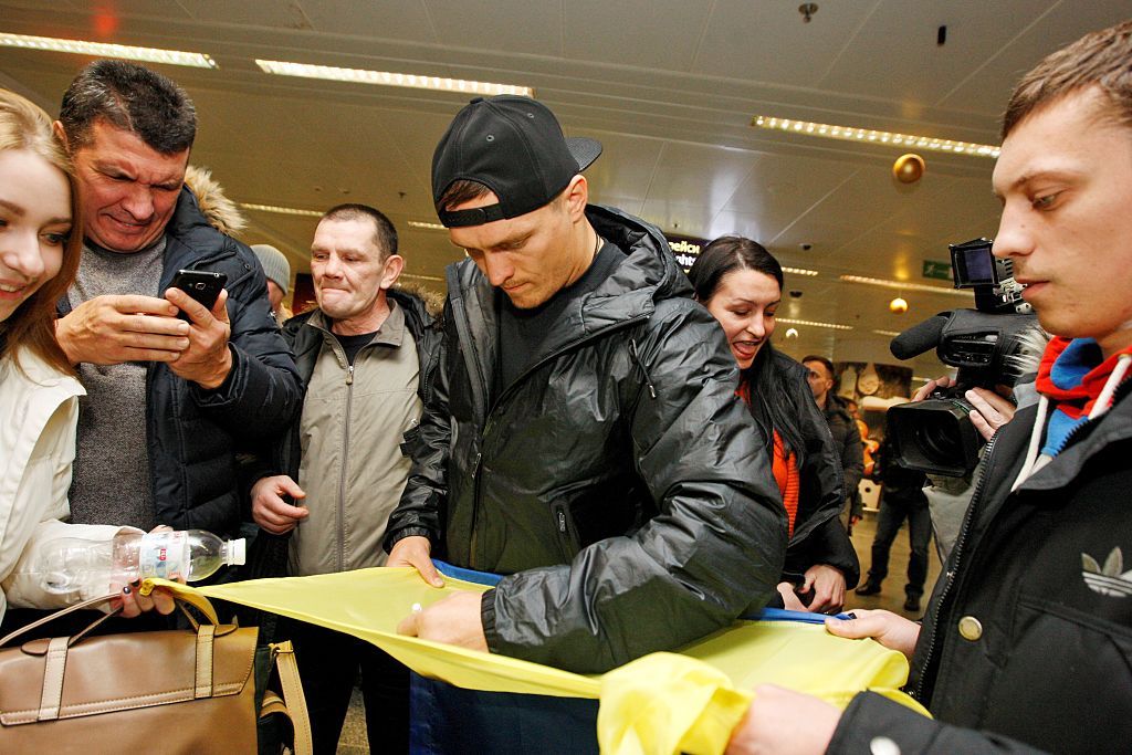 Campionul ucrainean Usyk, eliberat de polonezi, după ce fusese arestat pe aeroport!_9