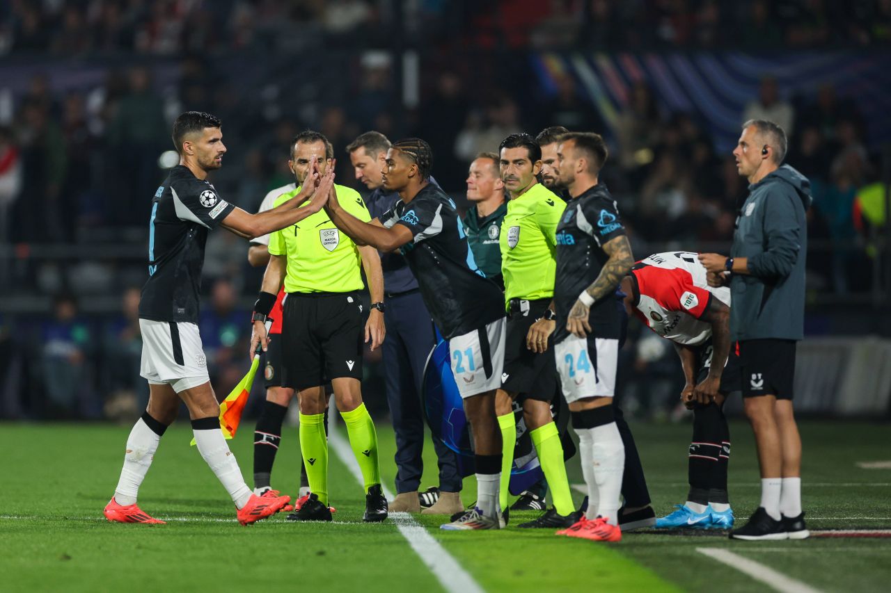 Ce notă a primit fostul dinamovist Aleix Garcia la debutul perfect în Champions League, Feyenoord - Bayer Leverkusen 0-4_8