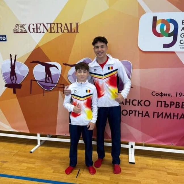 Alex Urzică, juniorul fără frică! Medalie de AUR și calificare în 5 finale pe aparate pentru fiul marelui campion Marius Urzică_2