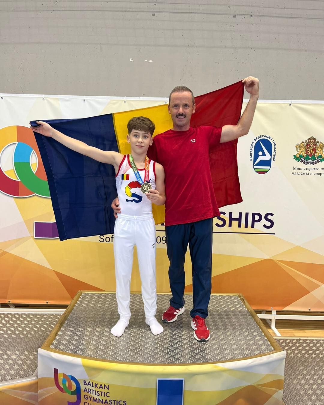 Alex Urzică, juniorul fără frică! Medalie de AUR și calificare în 5 finale pe aparate pentru fiul marelui campion Marius Urzică_3