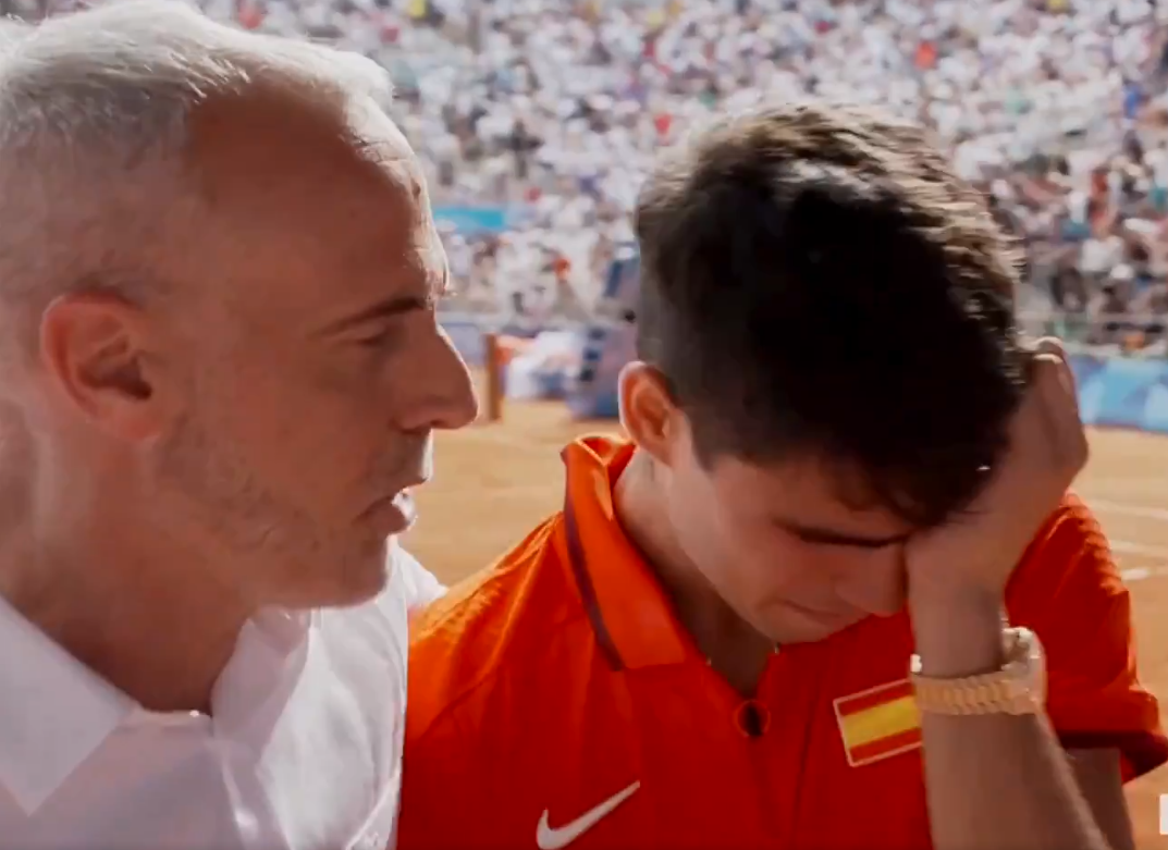 Mai în glumă, mai în serios: Alcaraz, acuzat de finalistul Zverev că ar fi plătit arbitrii în finala Roland Garros 2024_10